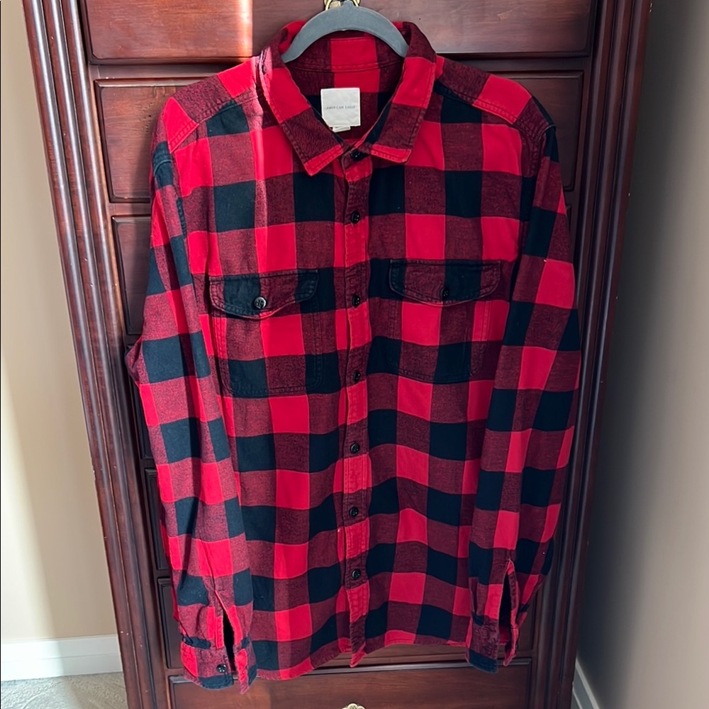 American Eagle Outfitters Mens Flannel Shirt Red and Black Plaid XXL